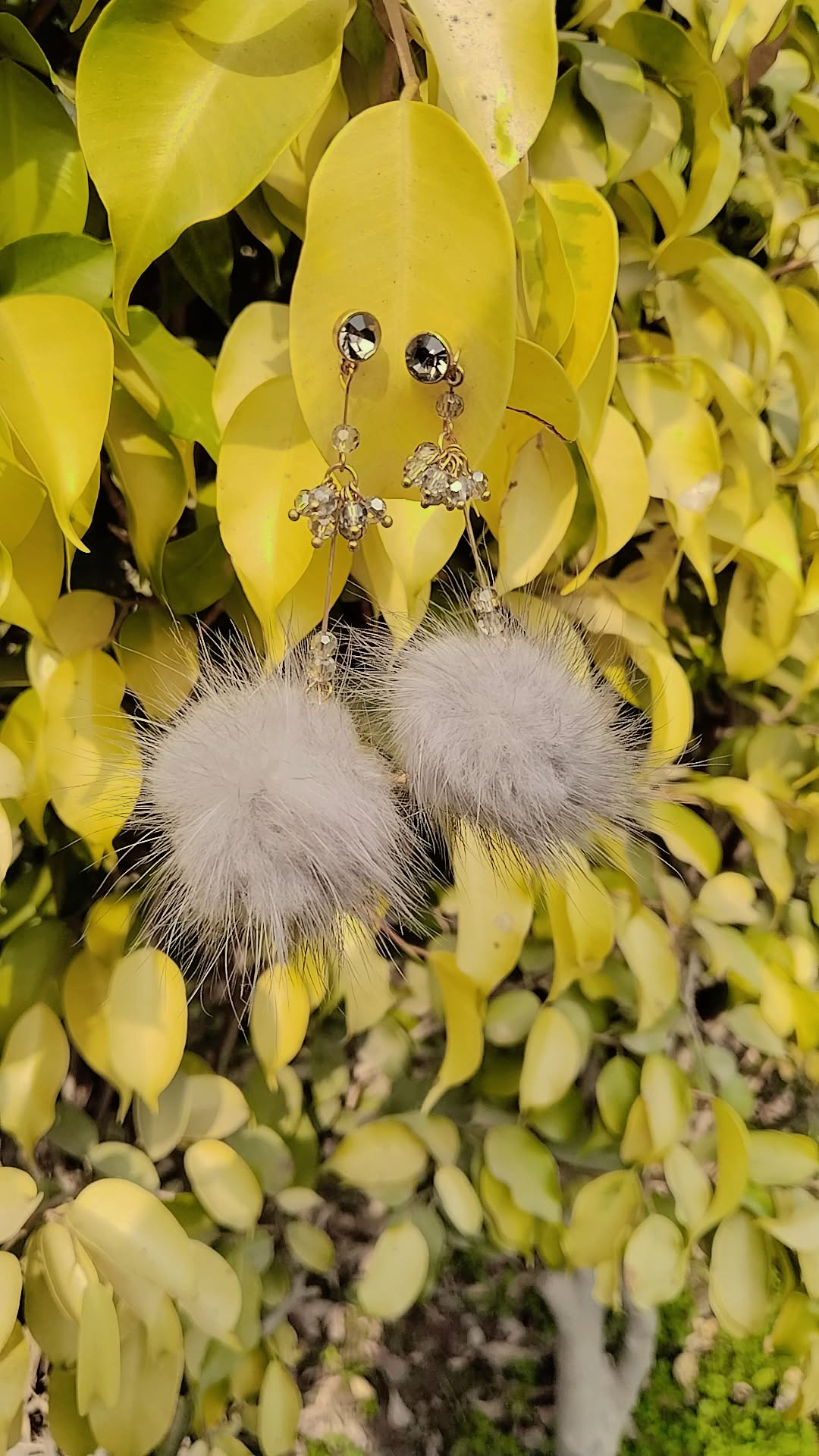 Chic Brown Far Earrings-Lightweight & Stylish