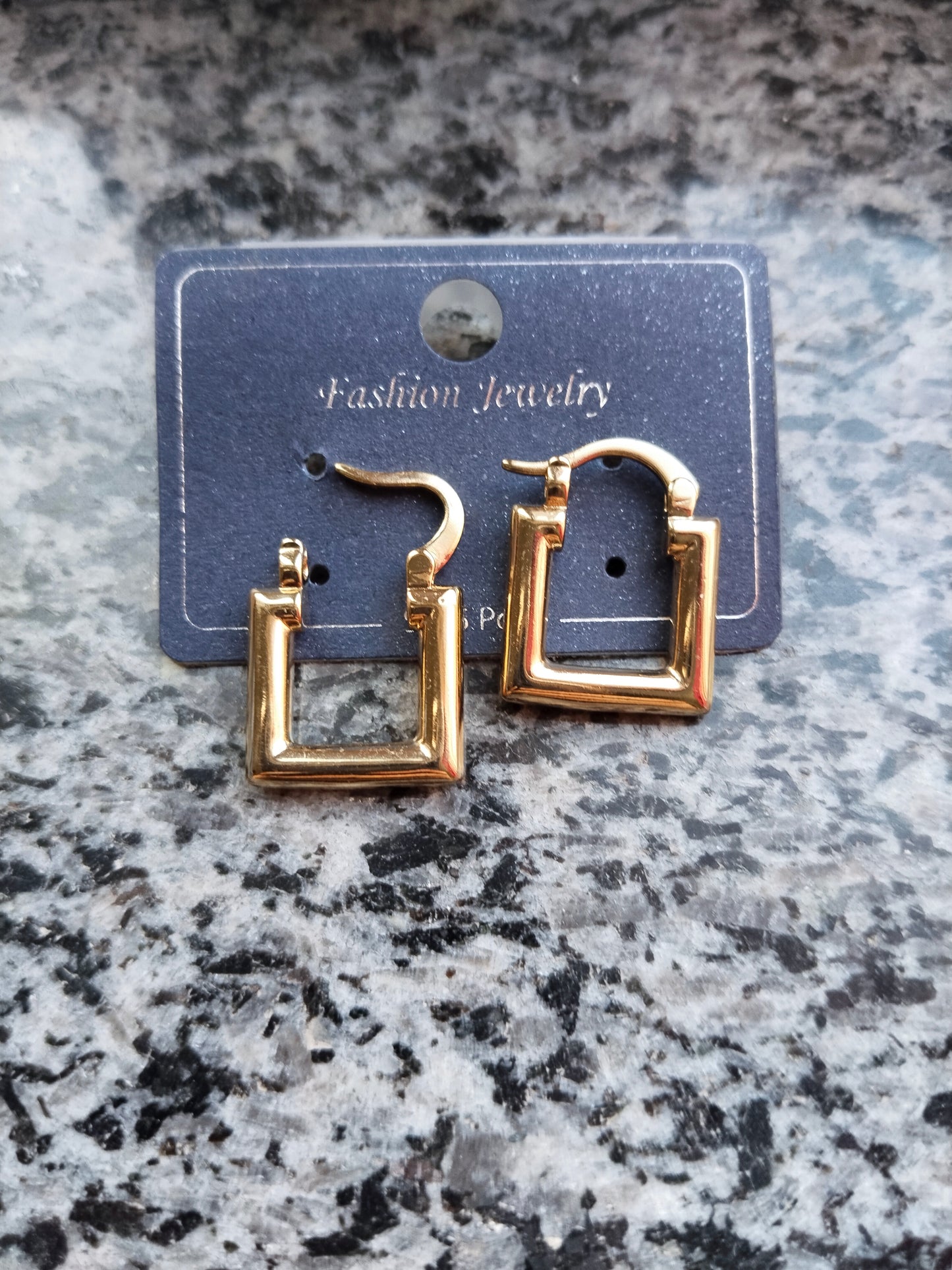 Cute Square Stud Earrings – Minimal & Elegant | Everyday Wear