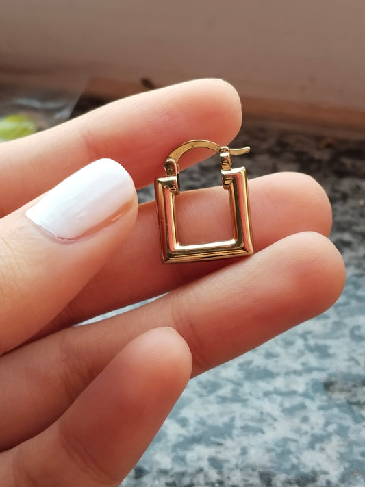 Cute Square Stud Earrings – Minimal & Elegant | Everyday Wear
