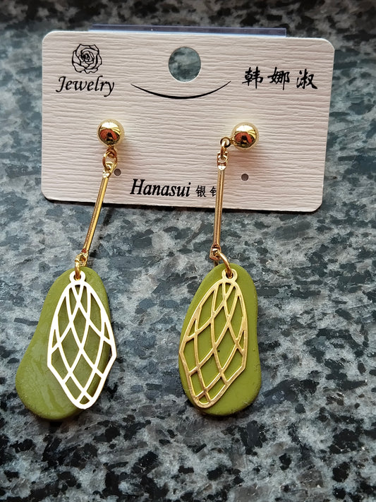 Elegant Green Long Earrings – Statement Jewelry for Every Occasion